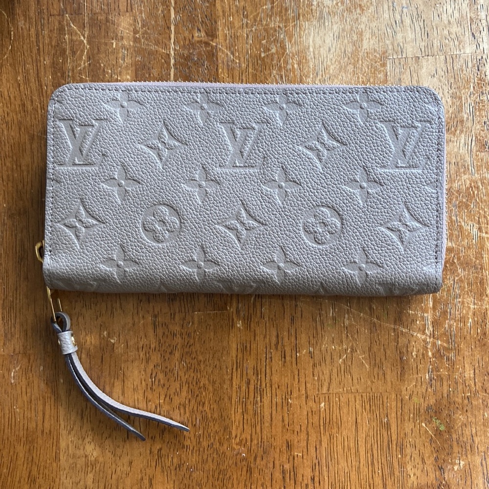 Louis Vuitton turtle dove Zippy wallet